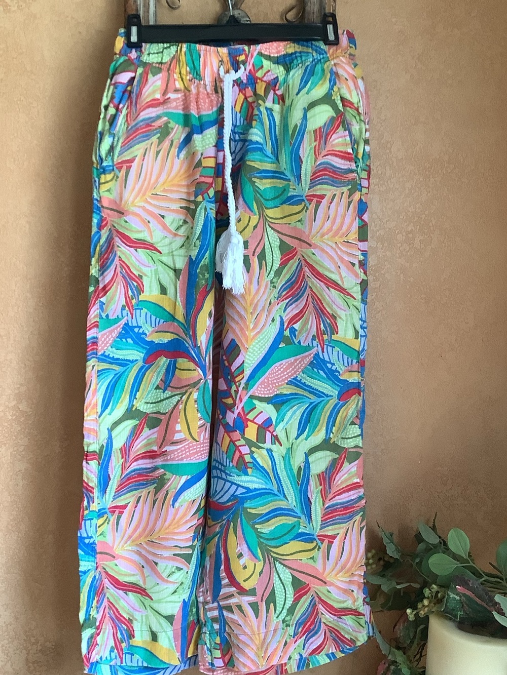 C & C California size Small 100% linen tropical print pants